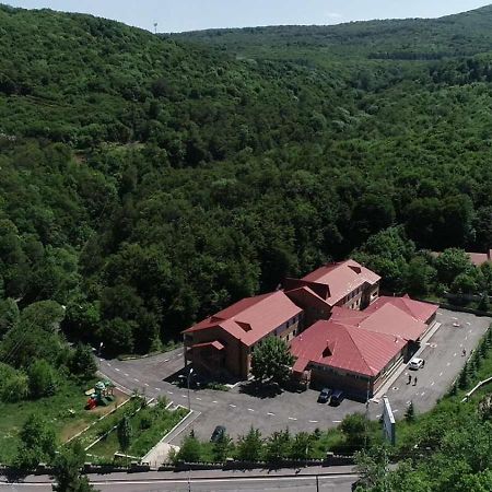 Tsaghkahovit Hotel Цахкадзор Екстер'єр фото