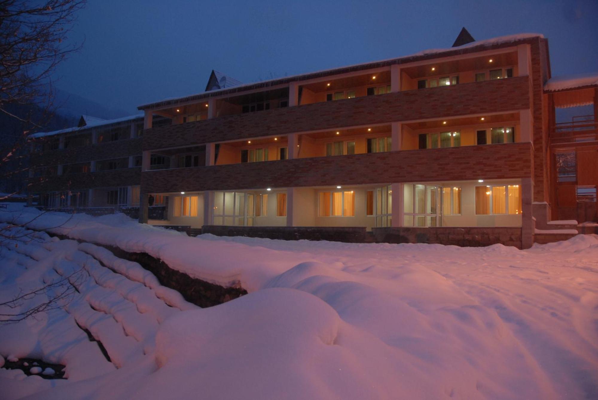 Tsaghkahovit Hotel Цахкадзор Екстер'єр фото